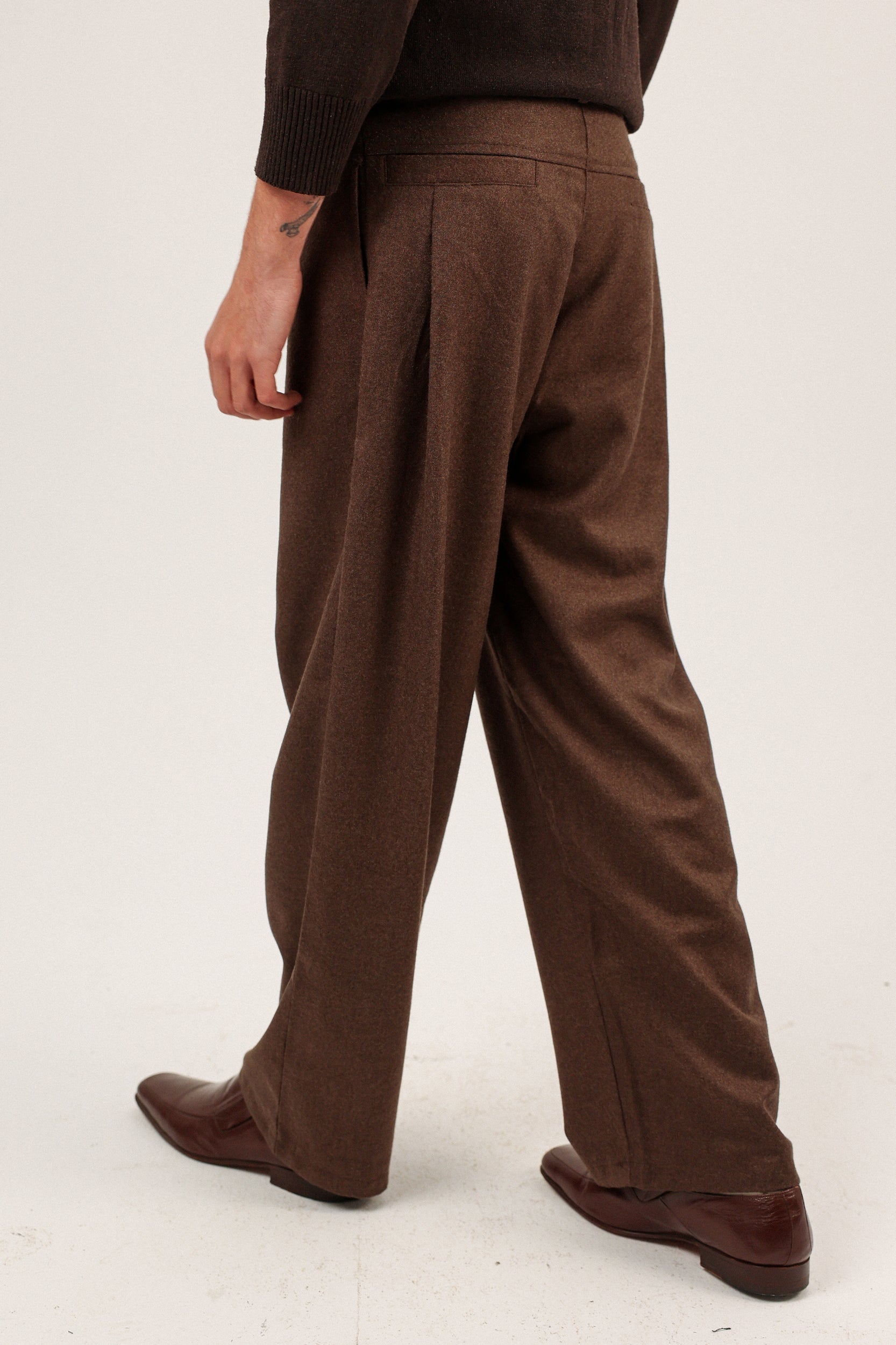 MEN’S WOOL PANTS (BROWN)