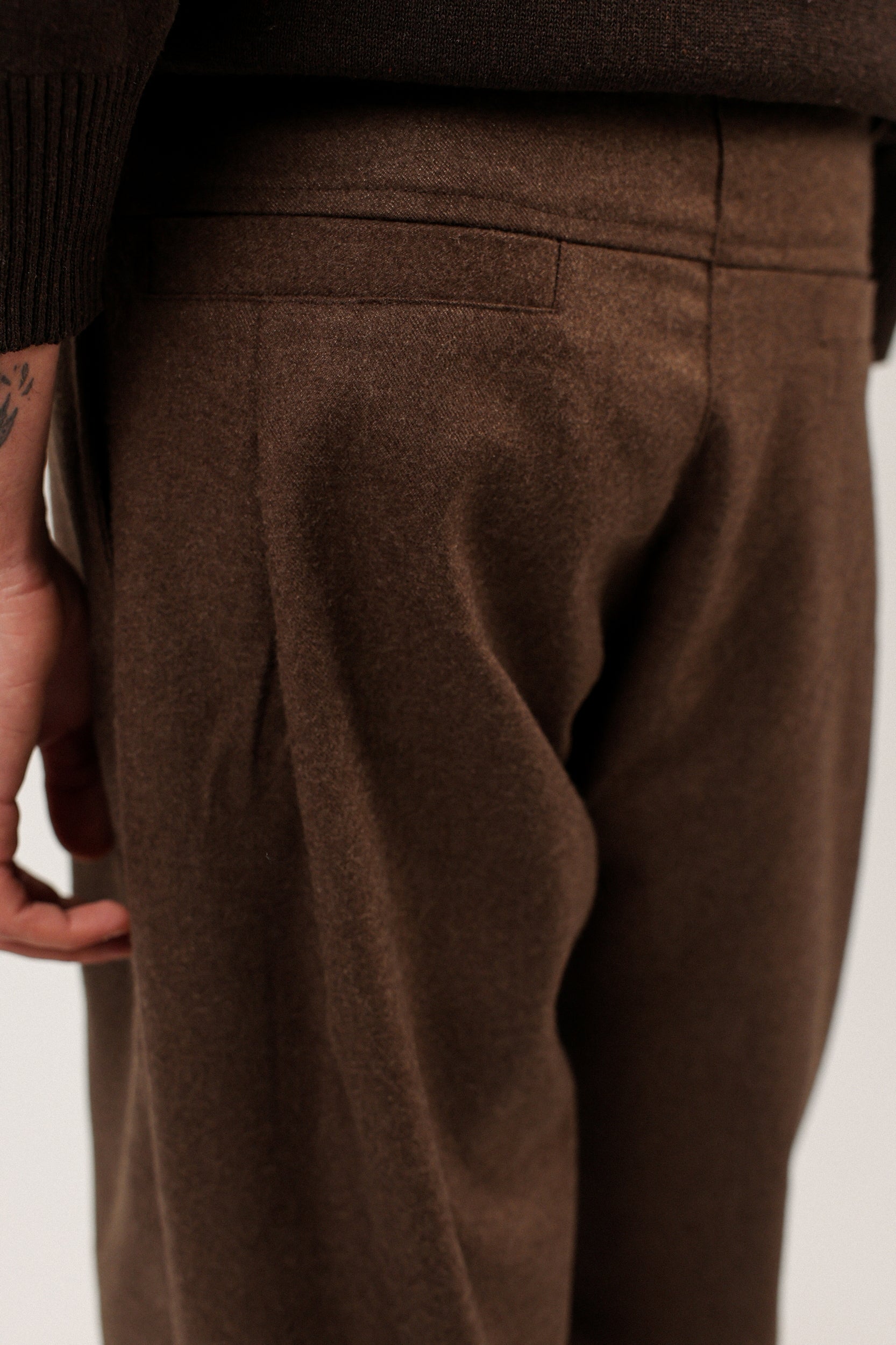 MEN’S WOOL PANTS (BROWN)