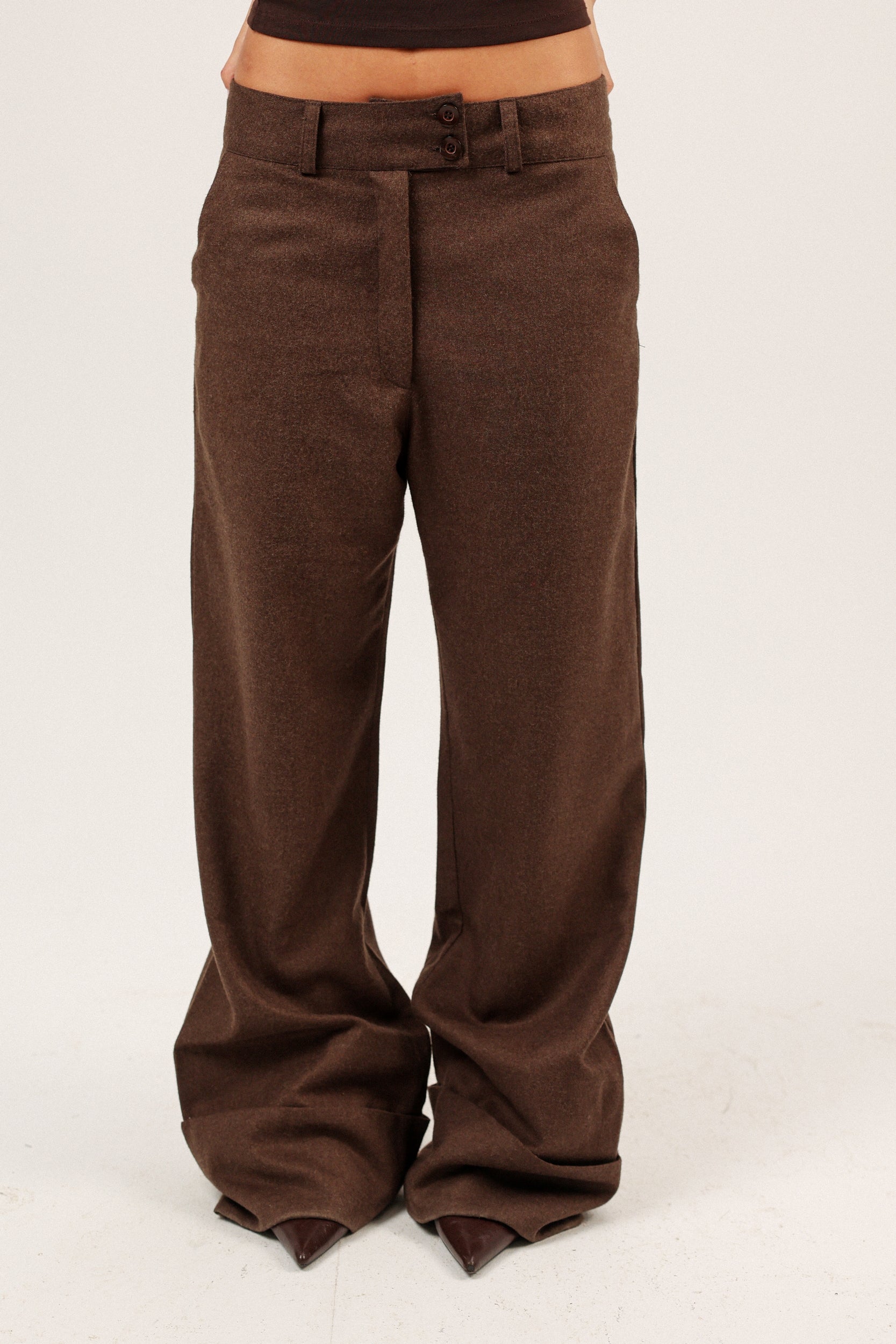 FOLDED WOOL PANTS (BROWN)