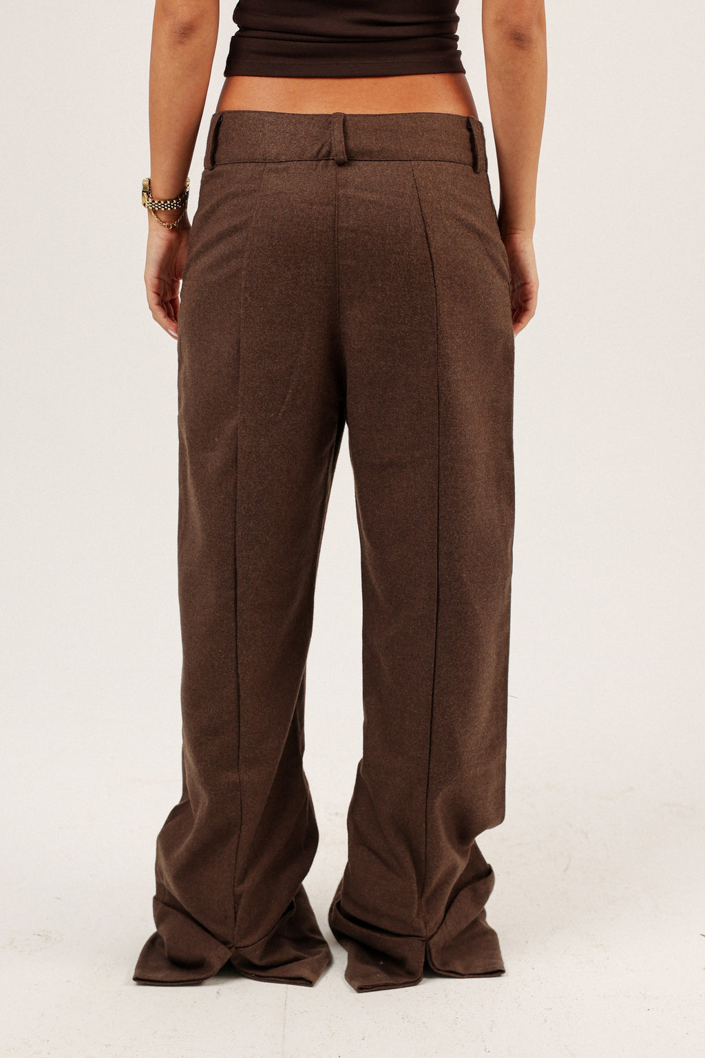 FOLDED WOOL PANTS (BROWN)