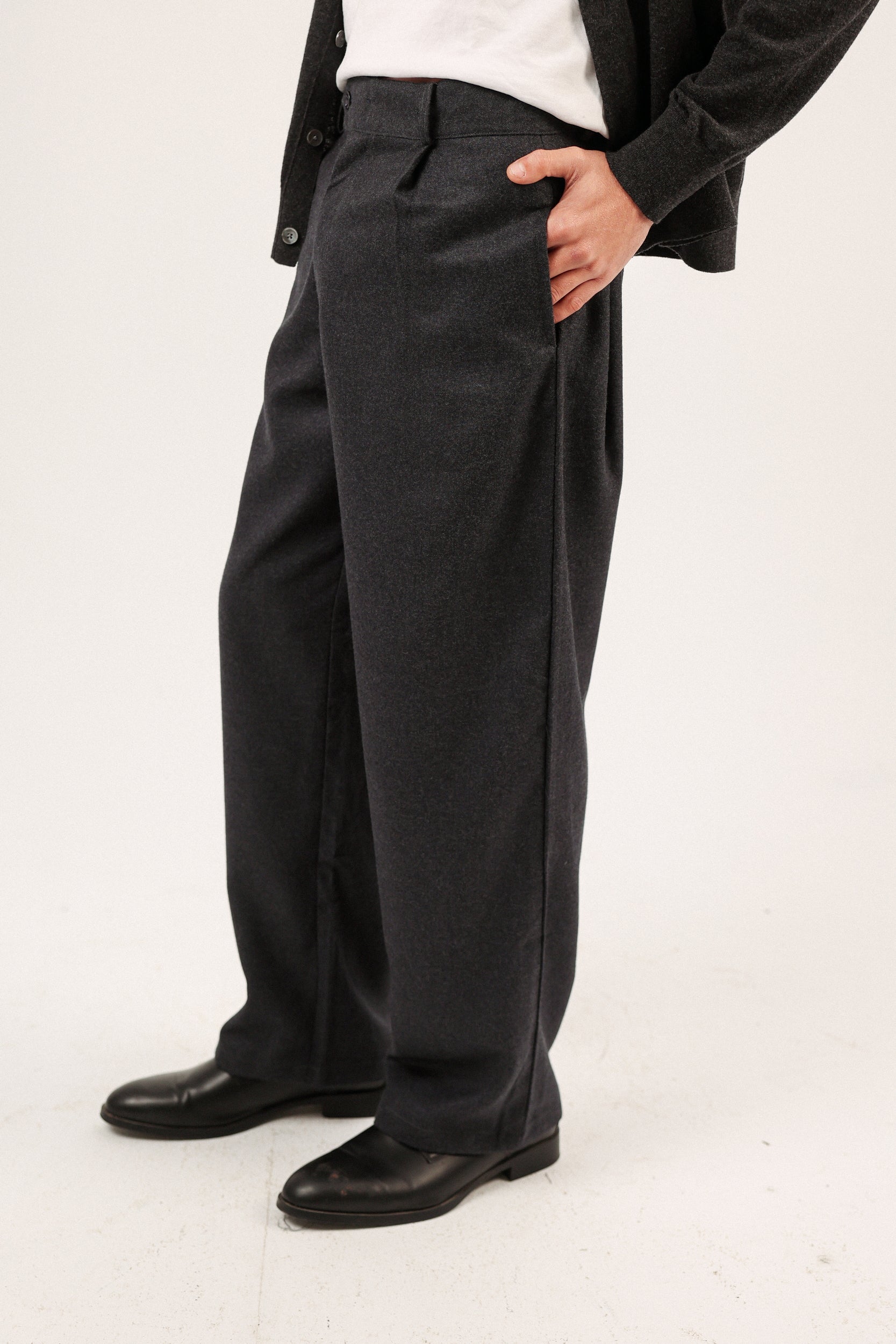 MEN’S WOOL PANTS (PETROLEUM)